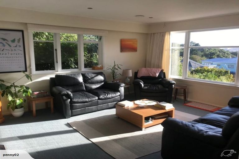 Photo of property in 19 Romney Square, Tawa, Wellington, 5028