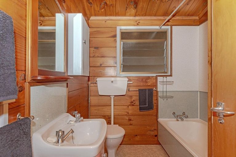 Photo of property in 15 Root Street, Gisborne, 4010