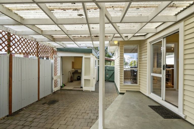 Photo of property in 39 Turakina Street, Merrilands, New Plymouth, 4312