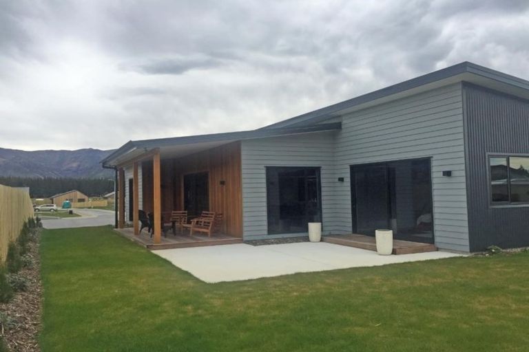Photo of property in 21 Pennycook Place, Lake Hawea, Wanaka, 9382