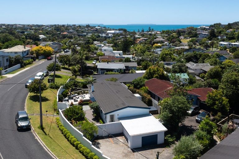 Photo of property in 1/46 Matipo Road, Mairangi Bay, Auckland, 0630