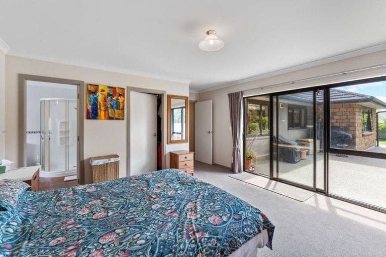 Photo of property in 15 Fairway Oaks Drive, Waikanae Beach, Waikanae, 5036