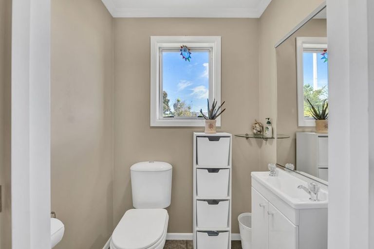 Photo of property in 1593 Mangorei Road, Mangorei, New Plymouth, 4371