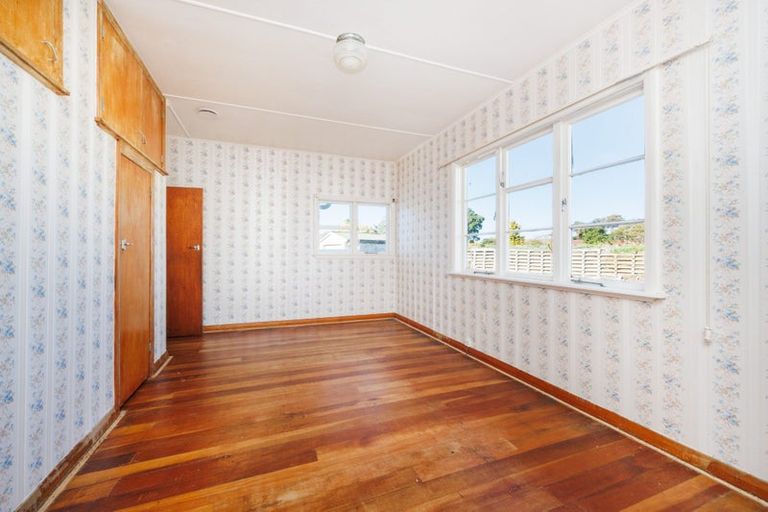 Photo of property in 14 Belvedere Crescent, Takaro, Palmerston North, 4412
