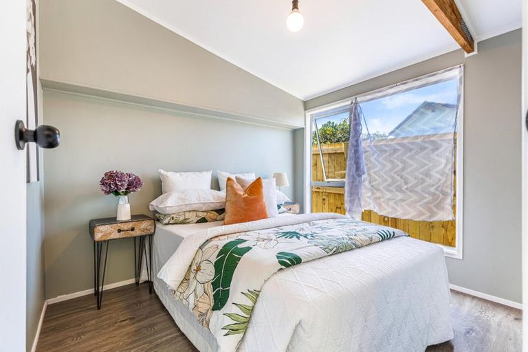 Photo of property in 8 Frostbite Place, Ranui, Auckland, 0612