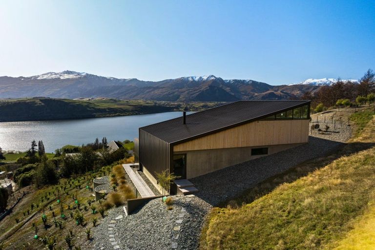 Photo of property in 68 Sicilian Lane, Lake Hayes, Queenstown, 9371