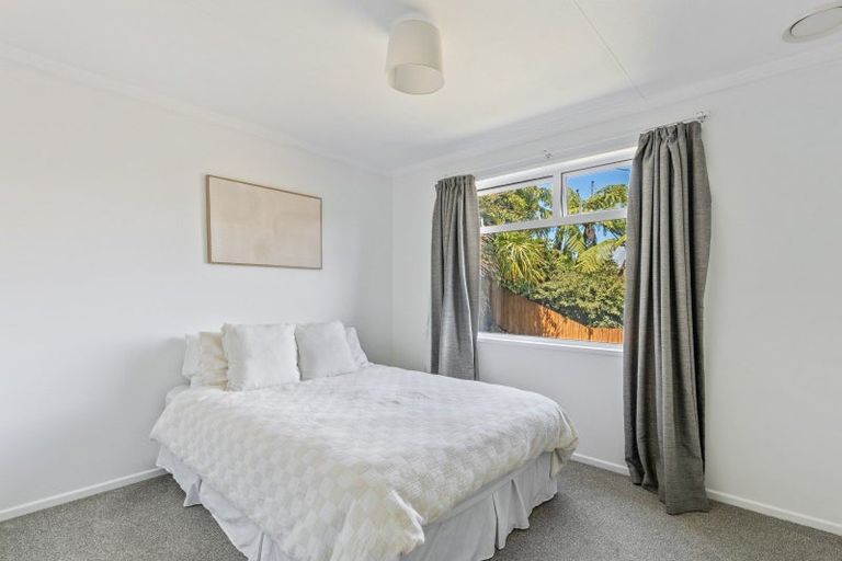 Photo of property in 137 Brooklands Road, Brooklands, New Plymouth, 4310