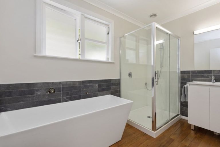 Photo of property in 46 Poto Road, Normandale, Lower Hutt, 5010