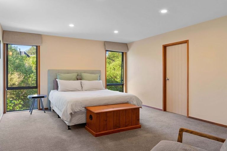 Photo of property in 8 Whakamoenga Point, Acacia Bay, Taupo, 3385