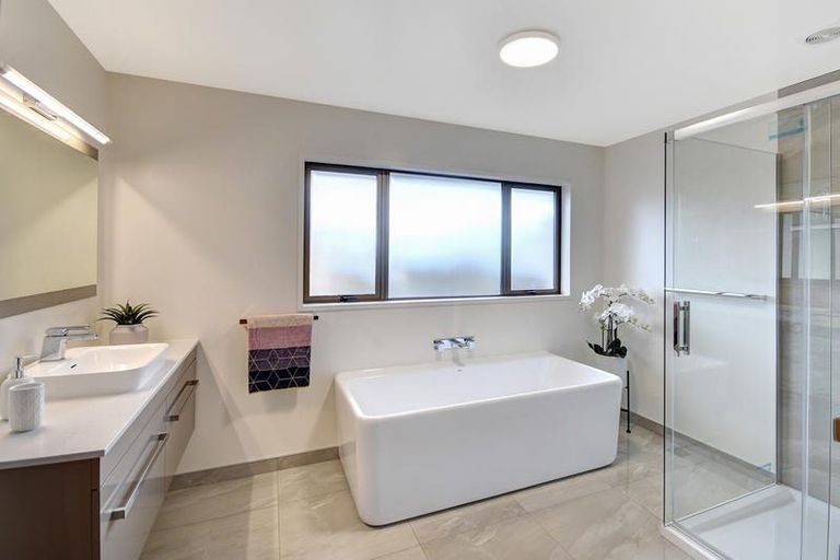 Photo of property in 15 Thornly Park Avenue, Mosgiel, 9024