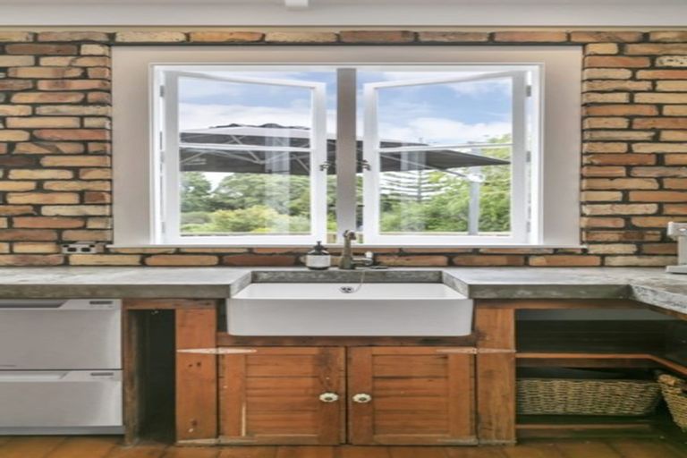 Photo of property in 83 Beach Haven Road, Beach Haven, Auckland, 0626