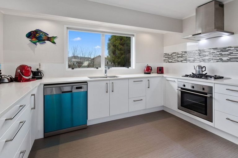 Photo of property in 12 Waimanu Place, Point Wells, Warkworth, 0986