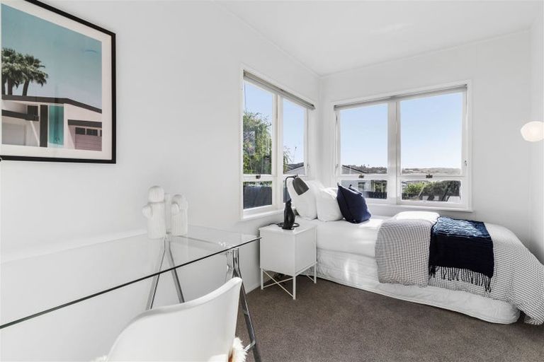 Photo of property in 26a Exmouth Road, Northcote, Auckland, 0627