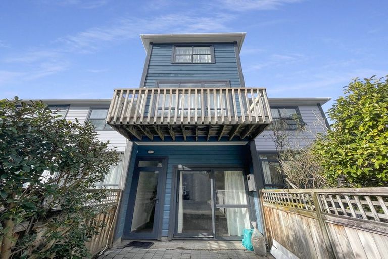 Photo of property in 4/2 Malcolm Lane, Thorndon, Wellington, 6011