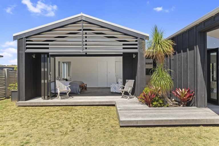 Photo of property in 31 Kokopu Street, Omaha, 0986