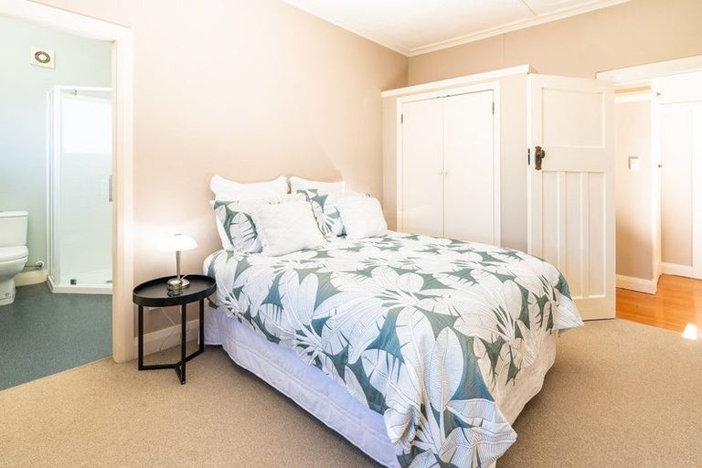 Photo of property in 25 Omar Street, Khandallah, Wellington, 6035