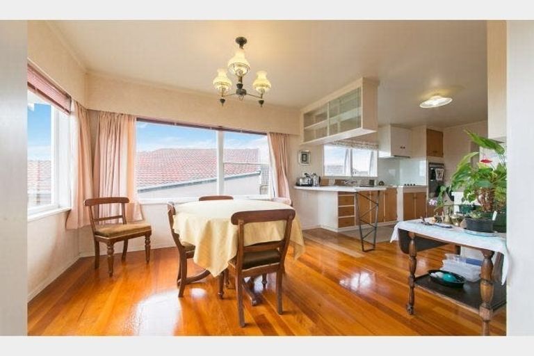 Photo of property in 36 Spence Road, Henderson, Auckland, 0612