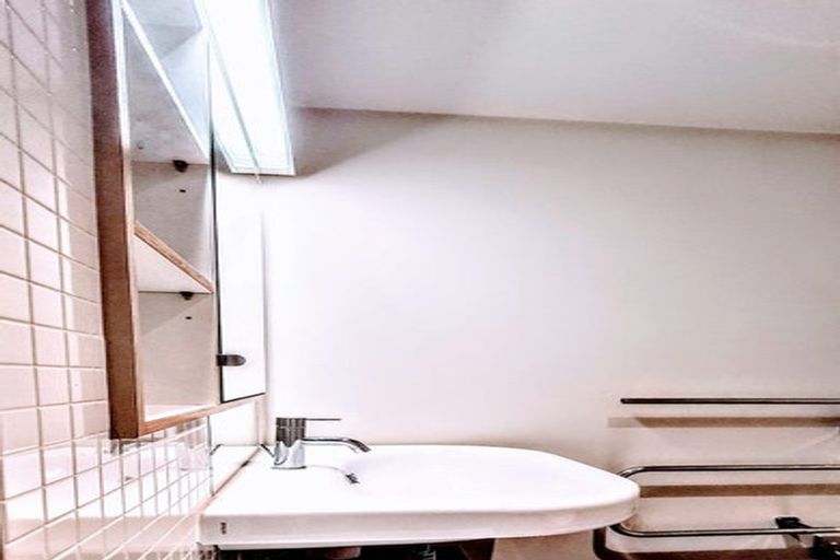 Photo of property in Piermont Apartments, 4i/82 Cable Street, Te Aro, Wellington, 6011