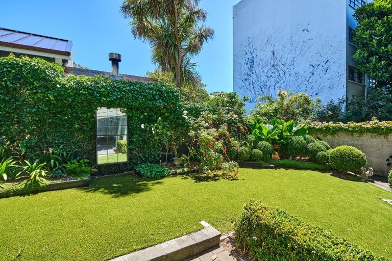 Photo of property in Highwic, 5/32 Hobson Street, Thorndon, Wellington, 6011