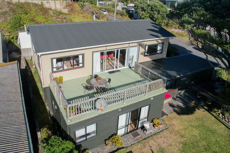 Photo of property in 136 The Parade, Paekakariki, 5034