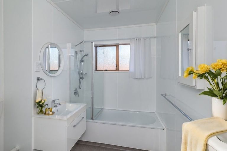 Photo of property in 72 Hokio Beach Road, Levin, 5510