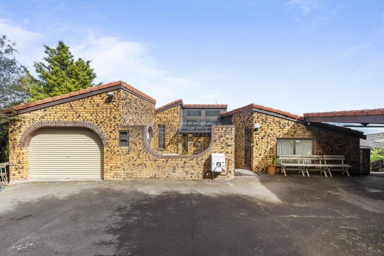 Photo of property in 16 Brigantine Drive, Beach Haven, Auckland, 0626