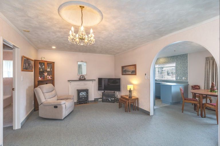 Photo of property in 28 Salisbury Street, Levin, 5510