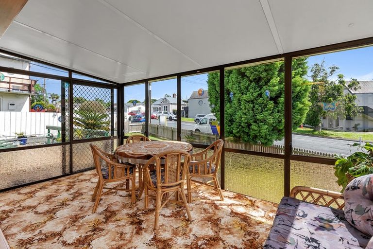 Photo of property in 16 Deveron Street, Regent, Whangarei, 0112