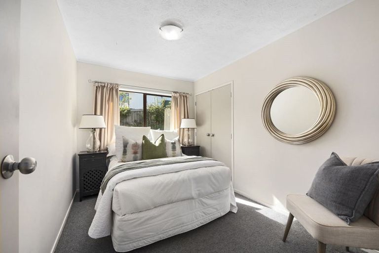 Photo of property in 2/51 Nigel Road, Browns Bay, Auckland, 0630