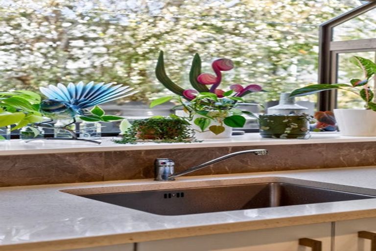 Photo of property in 2/43 Sabulite Road, Kelston, Auckland, 0602