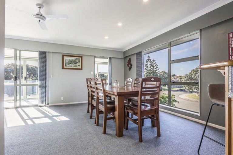 Photo of property in 184 Manly Street, Paraparaumu Beach, Paraparaumu, 5032