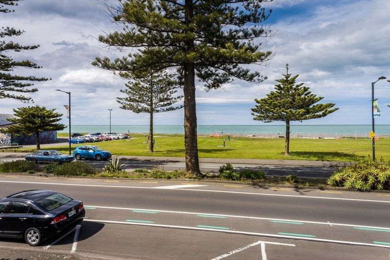 Photo of property in 511 Marine Parade, Napier South, Napier, 4110