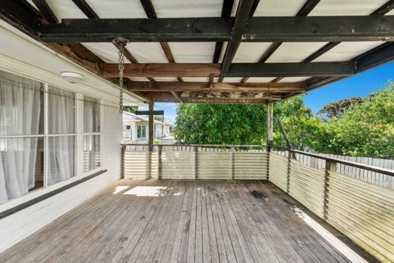 Photo of property in 62 Waipani Road, Te Atatu Peninsula, Auckland, 0610