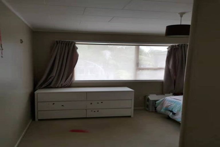 Photo of property in 49 Lavery Place, Sunnynook, Auckland, 0632