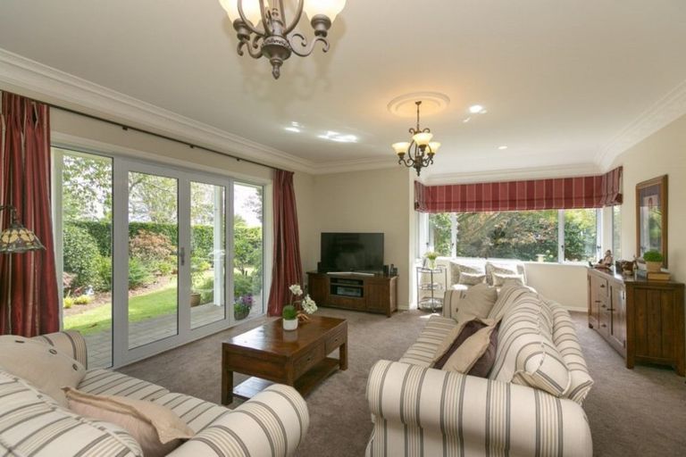 Photo of property in 7-9 Veale Road, Frankleigh Park, New Plymouth, 4310