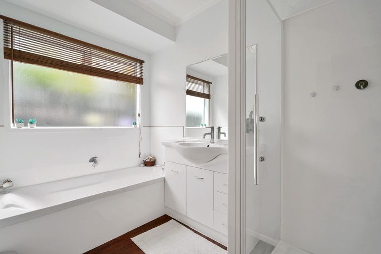 Photo of property in 14 Ebony Place, Massey, Auckland, 0614