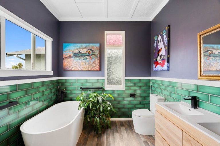 Photo of property in 127 Wellesley Road, Napier South, Napier, 4110