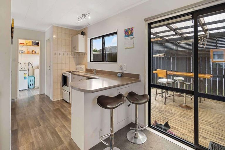 Photo of property in 1 Bullmore Place, Pukehangi, Rotorua, 3015