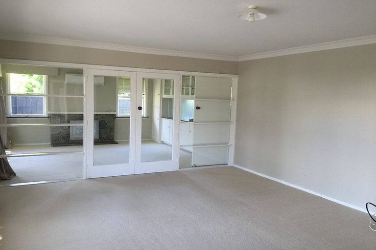 Photo of property in 87 Memorial Avenue, Ilam, Christchurch, 8053