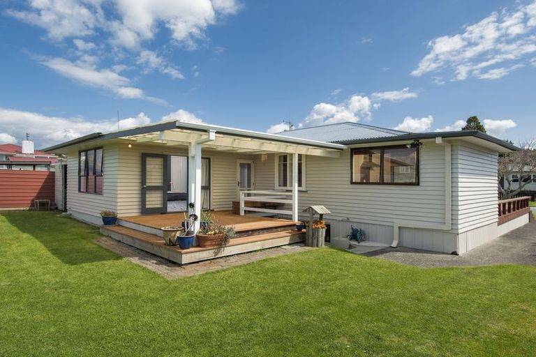 Photo of property in 4 Seaforth Grove, Greerton, Tauranga, 3112
