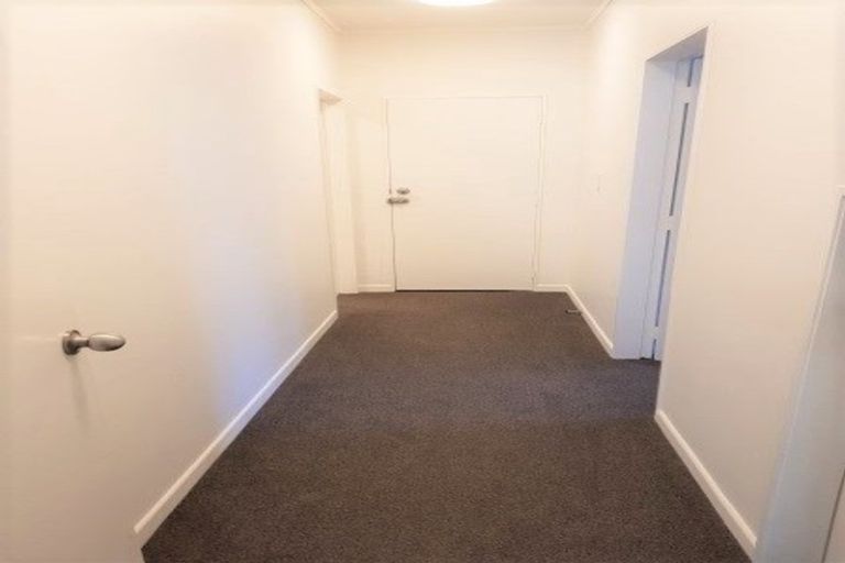 Photo of property in 3 Oak Avenue, Paremata, Porirua, 5024