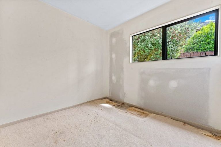 Photo of property in 3/14 Wernham Place, Northcote, Auckland, 0626