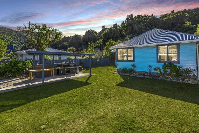 Photo of property in 45 Gillespies Road, Birchville, Upper Hutt, 5018