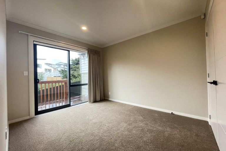 Photo of property in 4 Caldwell Place, Pinehill, Auckland, 0632