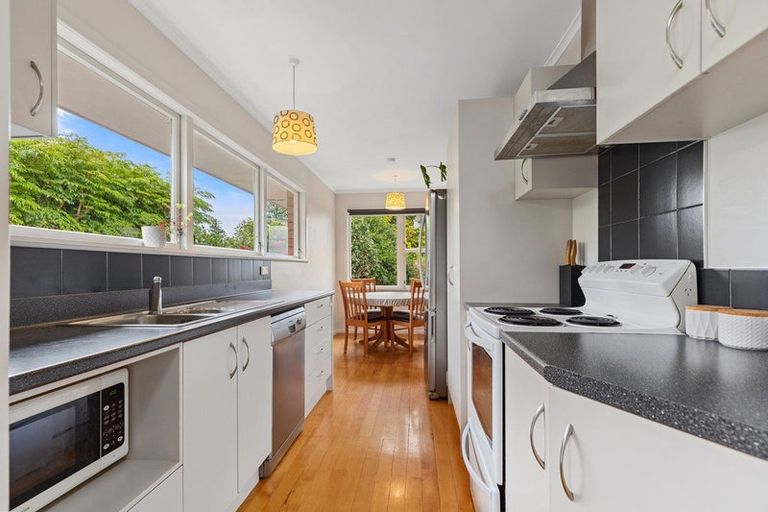 Photo of property in 19 Otumoetai Road, Judea, Tauranga, 3110