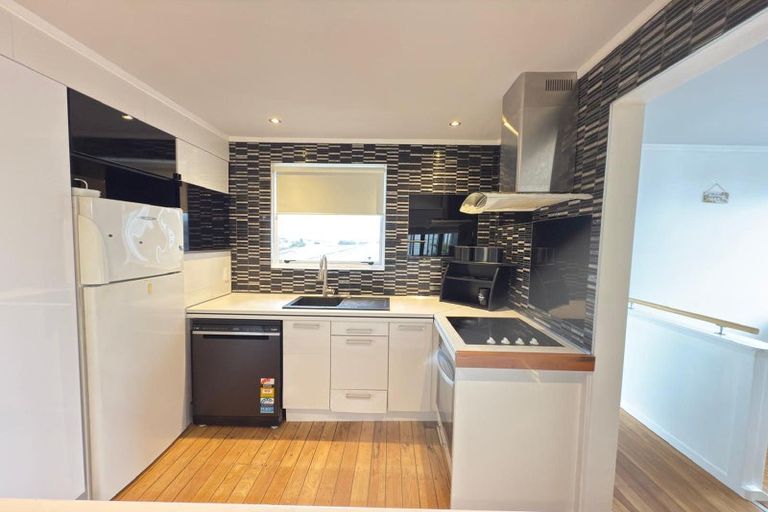 Photo of property in 22 Glenorchy Street, Glen Eden, Auckland, 0602