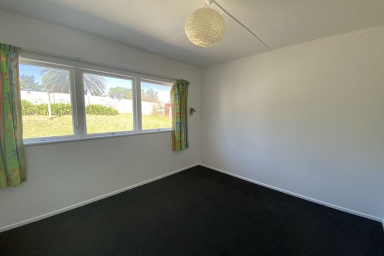 Photo of property in 46 Rangiora Street, Castlecliff, Wanganui, 4501