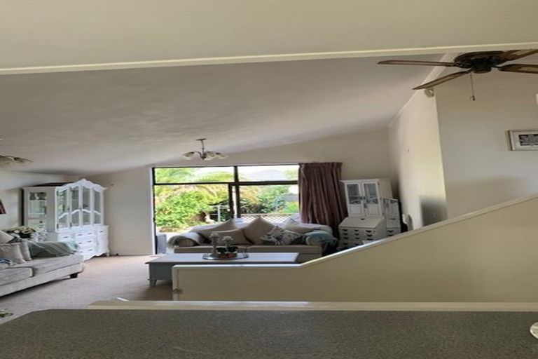 Photo of property in 28 Lakeside Drive, Pahurehure, Papakura, 2113