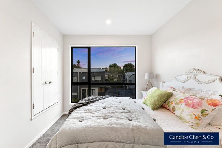 Photo of property in 19 Don Oliver Lane, Glen Eden, 0602