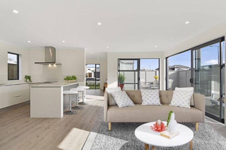 Photo of property in 9 Vincent Mcgrath Crescent, Swanson, Auckland, 0614